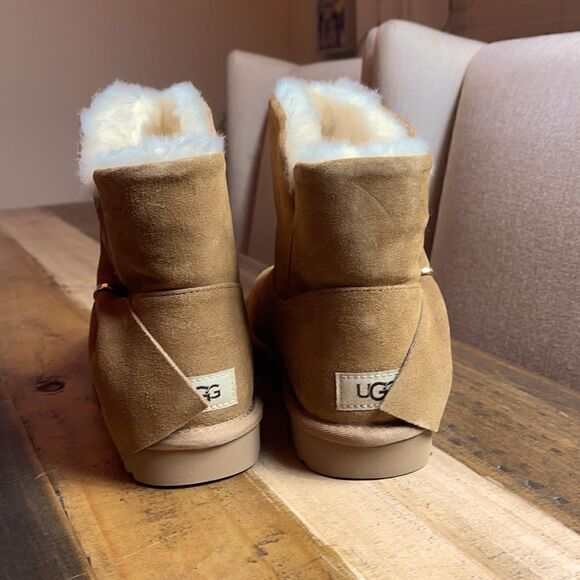 UGG Classic Mini Twist Boot - Picture 2 of 8